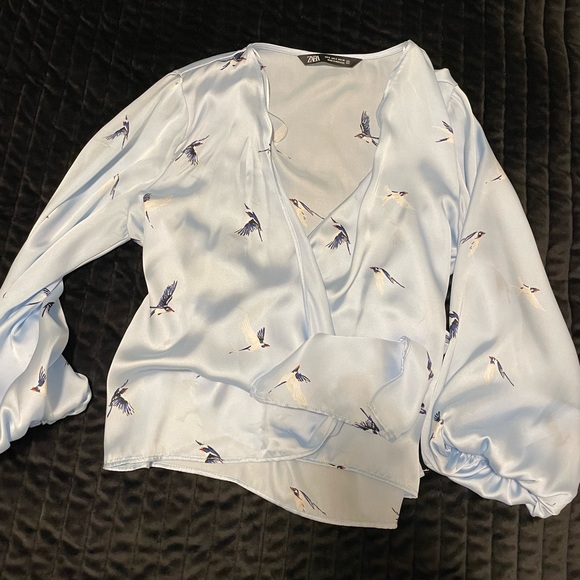 Light blue satin top - Picture 1 of 4